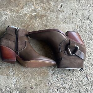 New Vince Camuto Nenanie Leather Suede Bootie Taupe Size 6